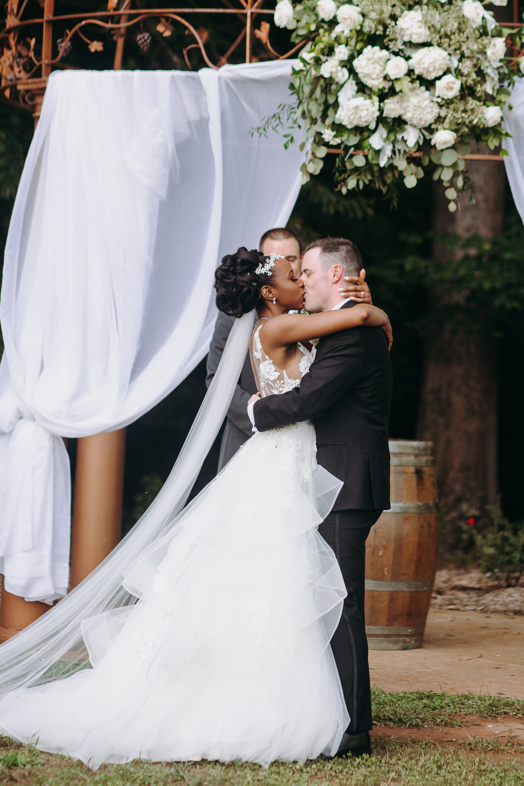 bride kiss groom