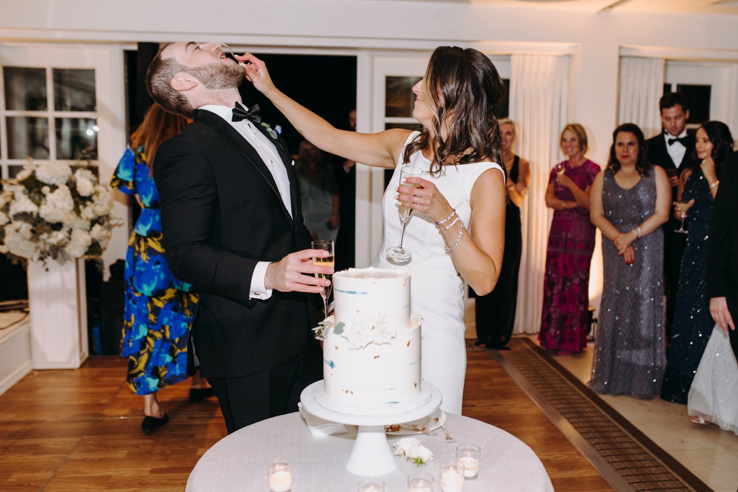 wedding cake cutting