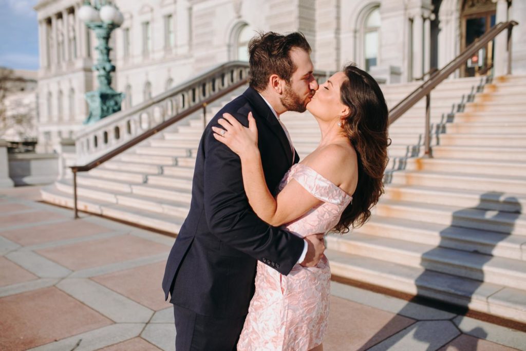 kissing at library of congress