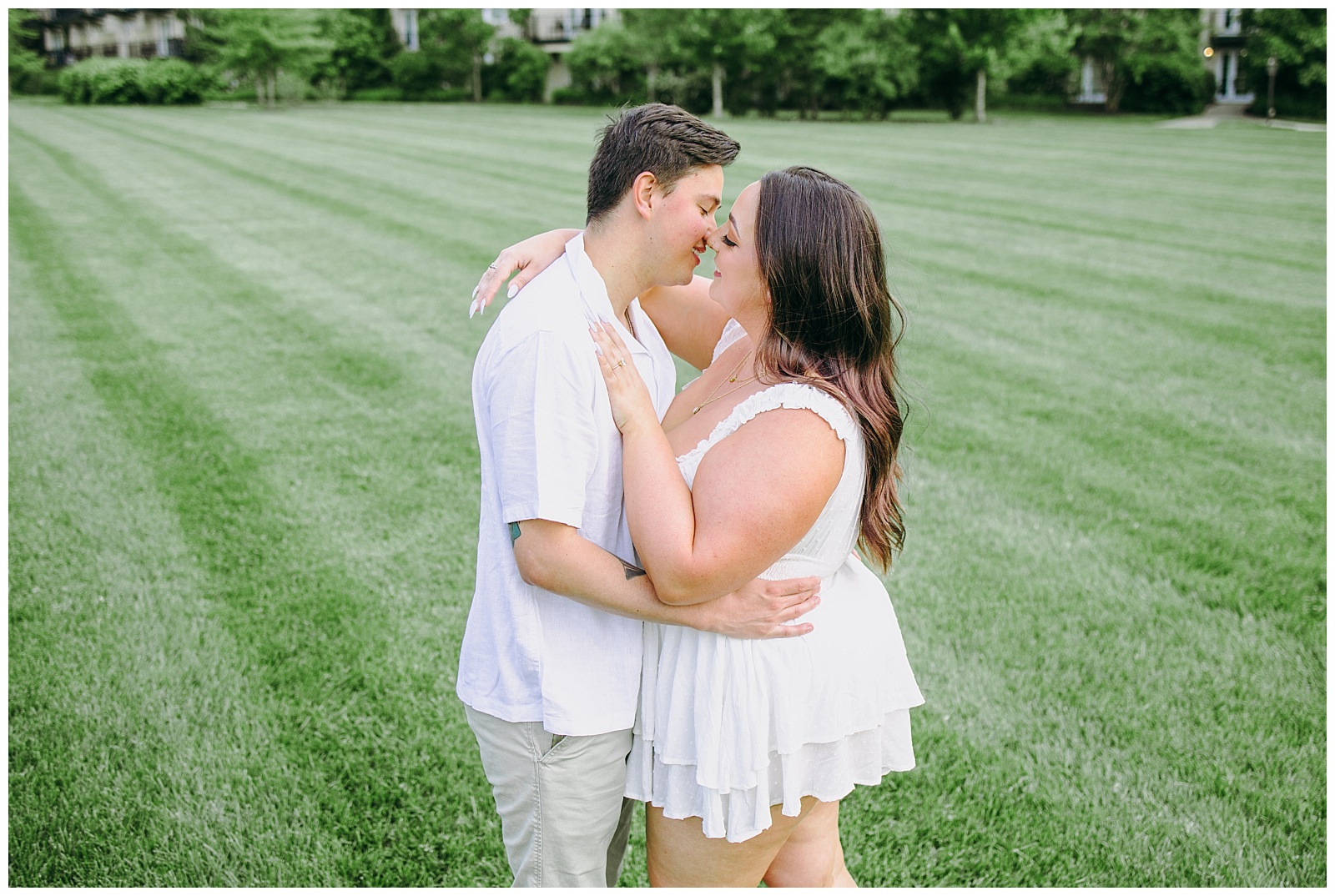 Engagement photos in Northern Virginia couple kissing