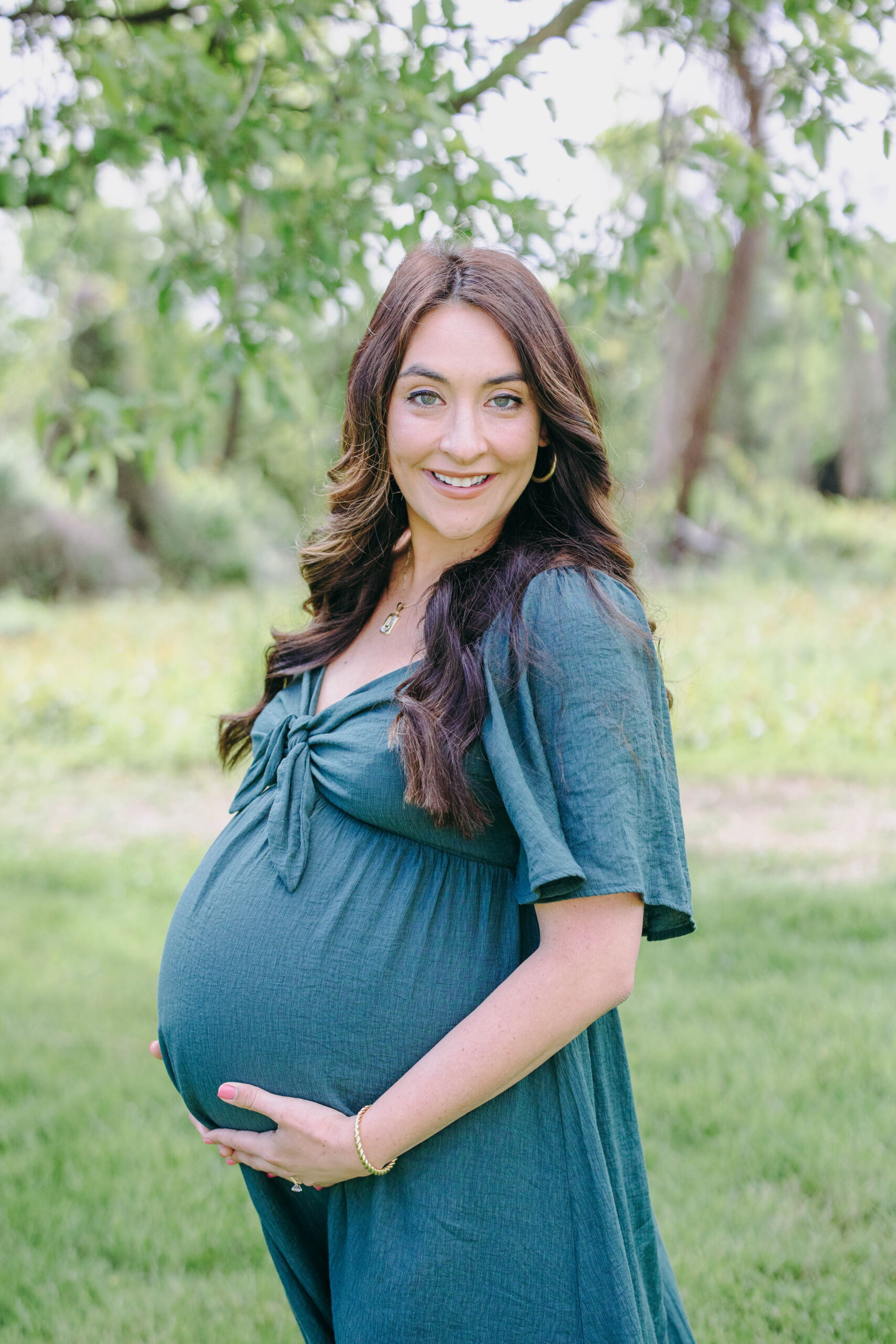 mother in green dress in Lewinsville Park