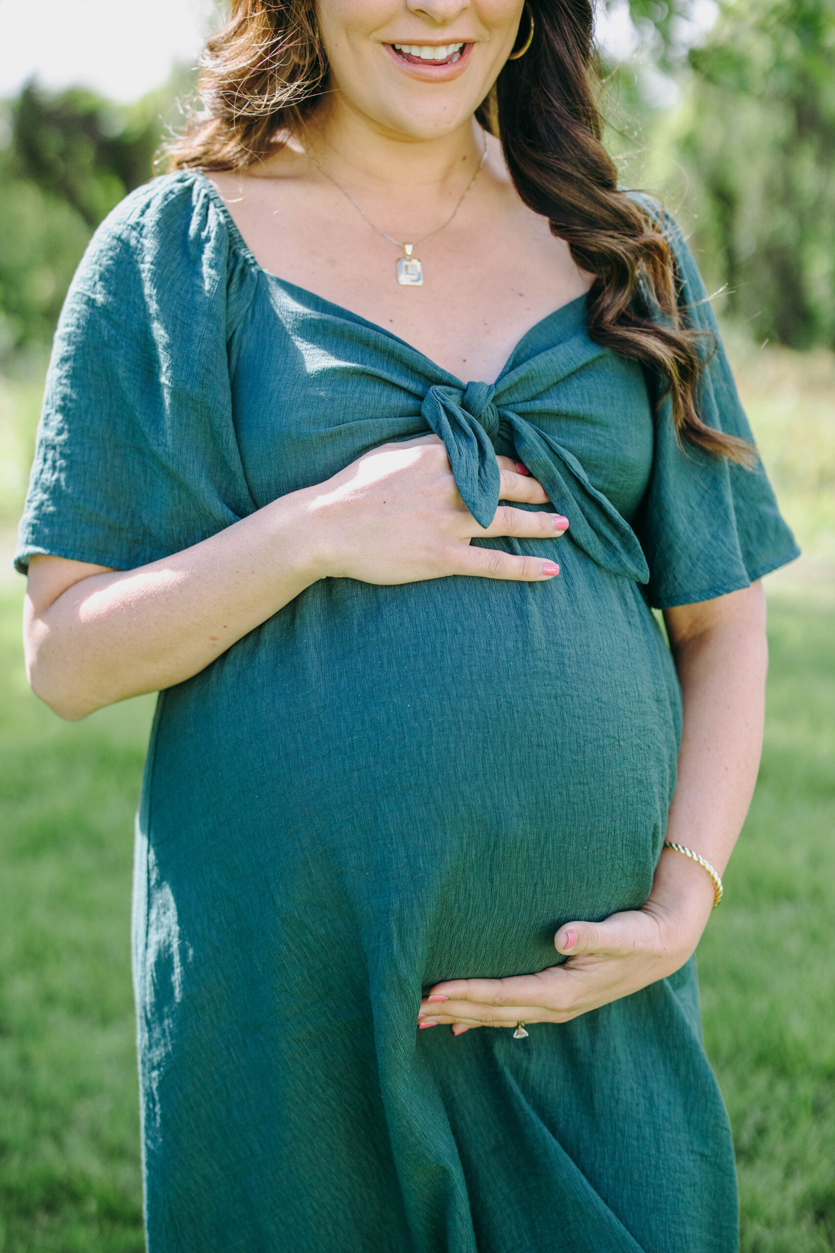 mother in green dress in Lewinsville Park