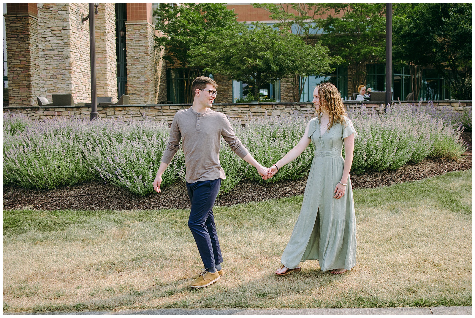 couple walking at landsdowne for their shoot