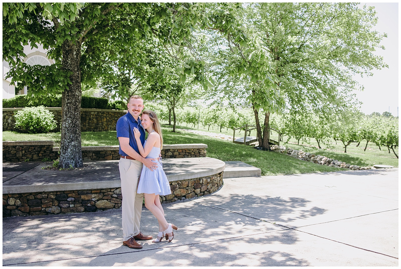 summer engagement photos at Morais Vineyard