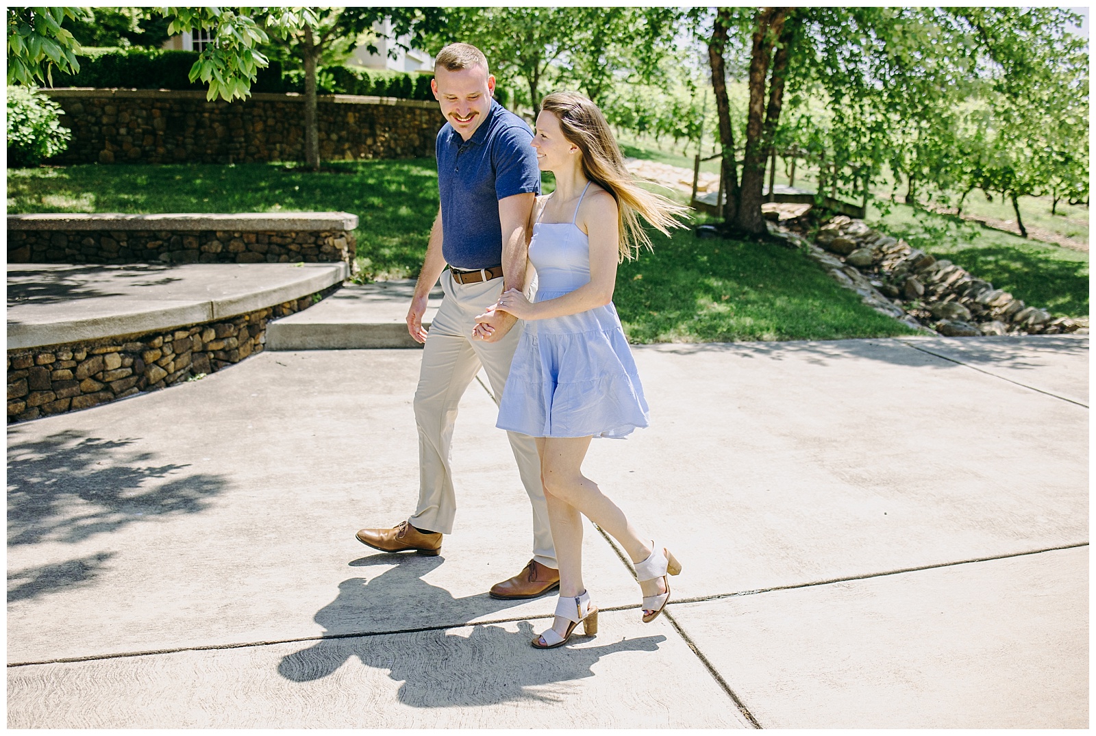 couple walking in Morais Vineyards