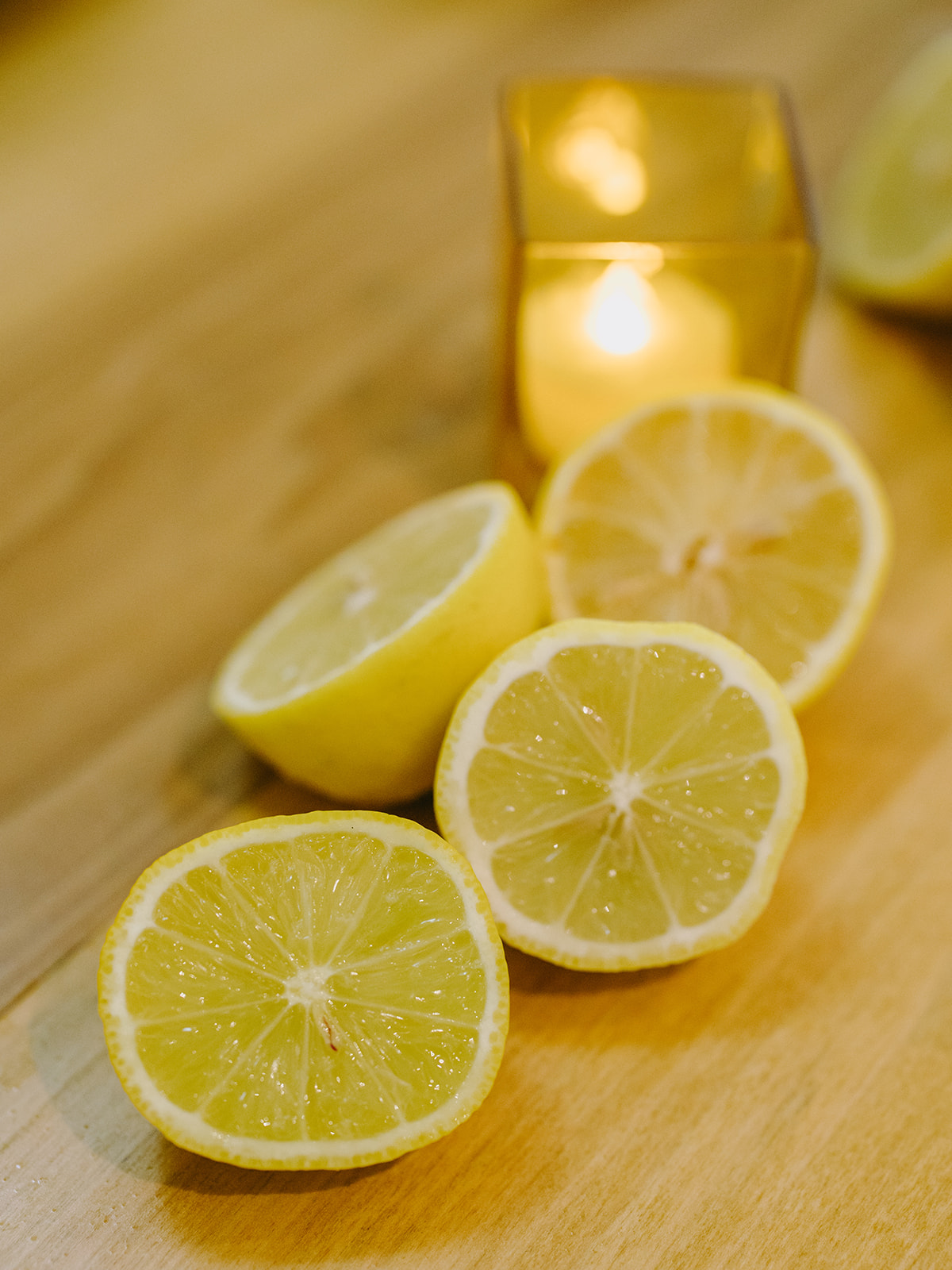 lemons on table at this citrus al-fresco style dining event