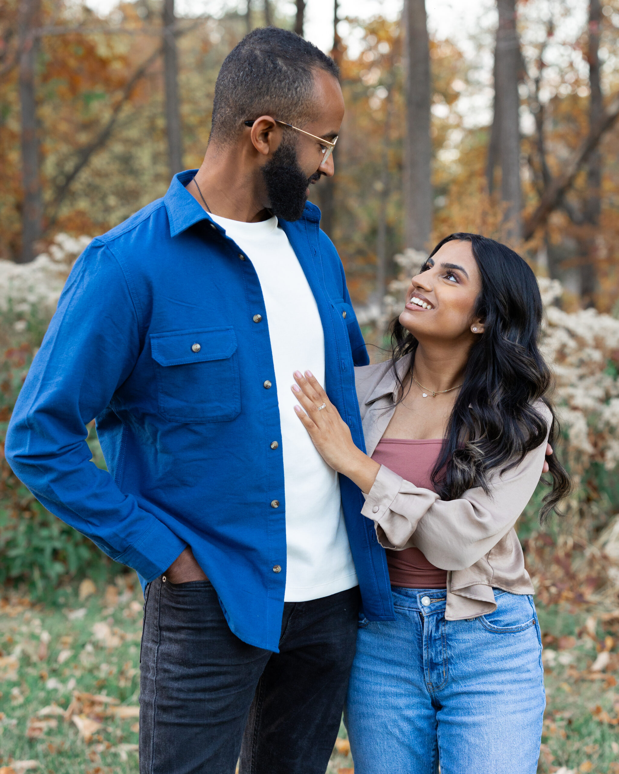 This cozy Fairfax session with Kanwal and Moh shows how everyday moments can turn into timeless, true-to-color portraits—perfect for couples in DC, Maryland, or Virginia.